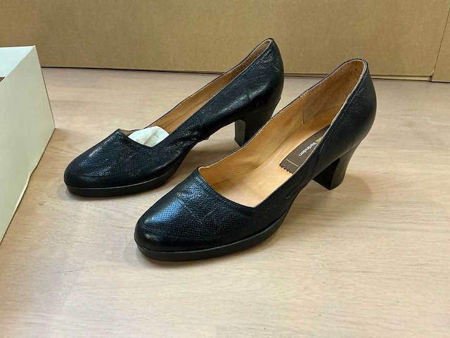 Design damesschoen met hak 38 - afbeelding 1 van  6