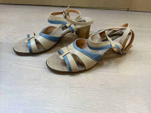 Design damesschoen met hak 38 - afbeelding 1 van  6