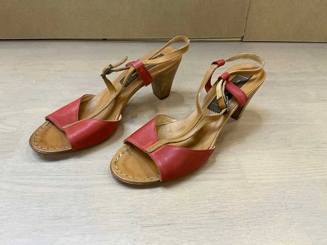 Design damesschoen met hak 38 - afbeelding 1 van  7