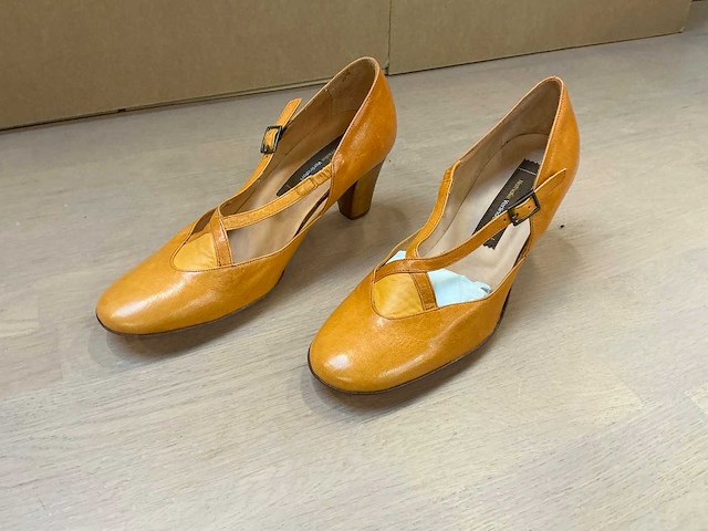 Design damesschoen met hak 38 - afbeelding 1 van  7