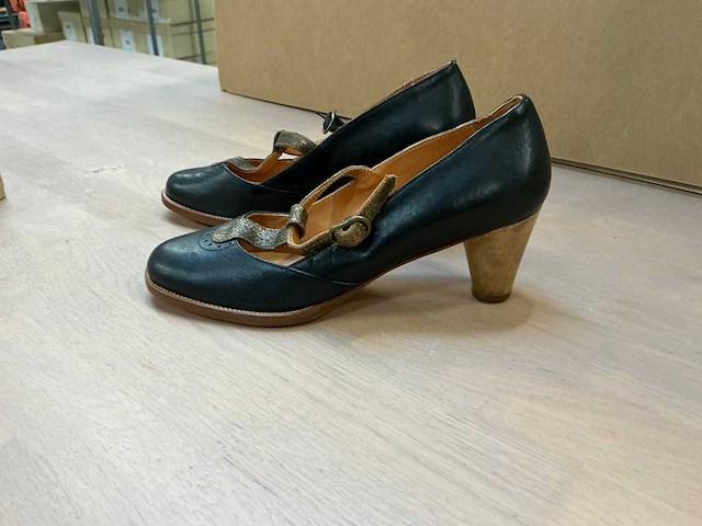 Design damesschoen met hak 38 - afbeelding 4 van  7