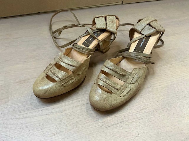 Design damesschoen met hak 38 - afbeelding 1 van  6