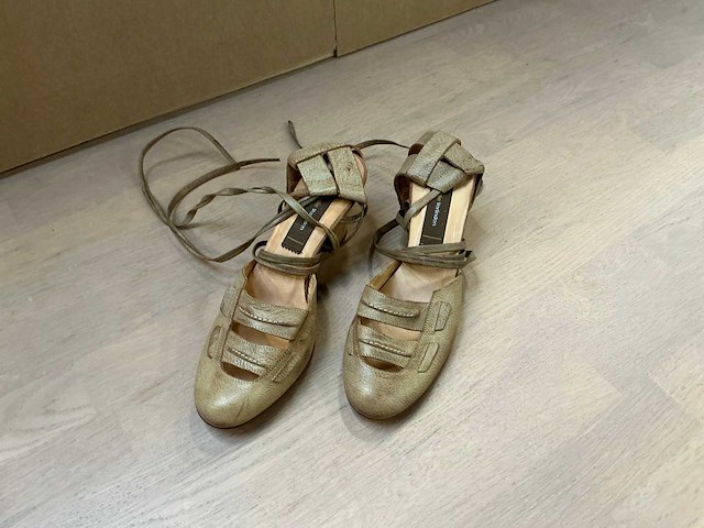 Design damesschoen met hak 38 - afbeelding 3 van  6