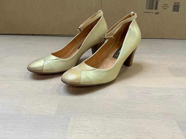 Design damesschoen met hak 38 - afbeelding 1 van  7