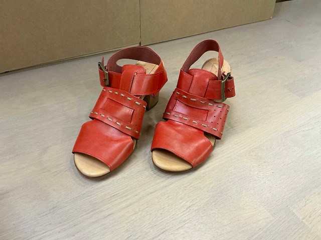 Design damesschoen met hak 38 - afbeelding 2 van  6