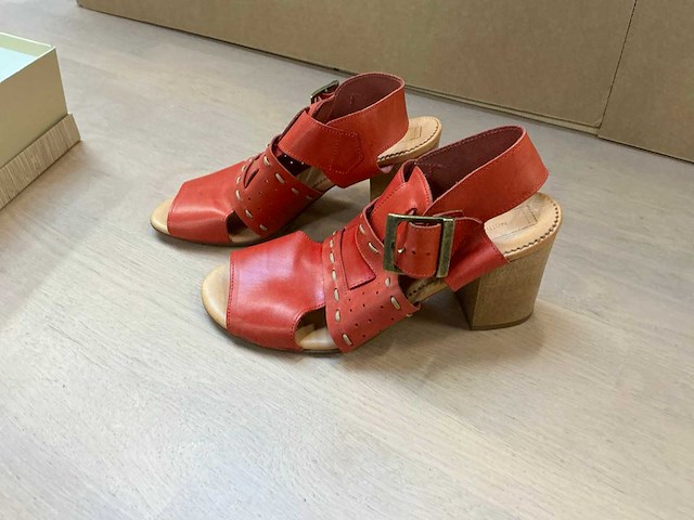 Design damesschoen met hak 38 - afbeelding 3 van  6