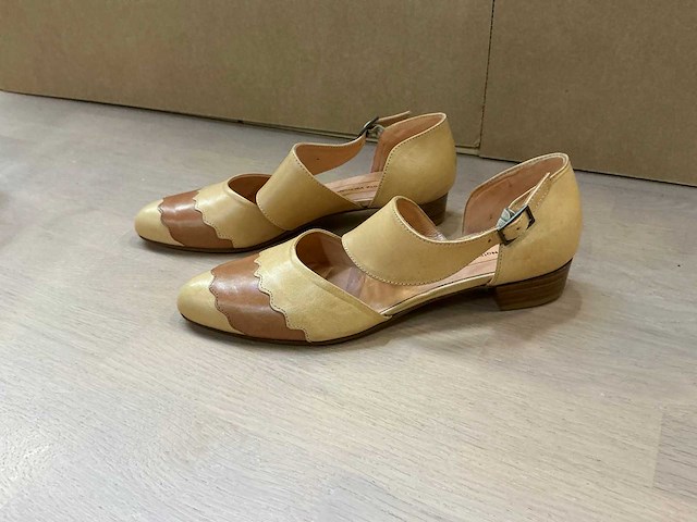 Design damesschoen met hak 38 - afbeelding 3 van  7