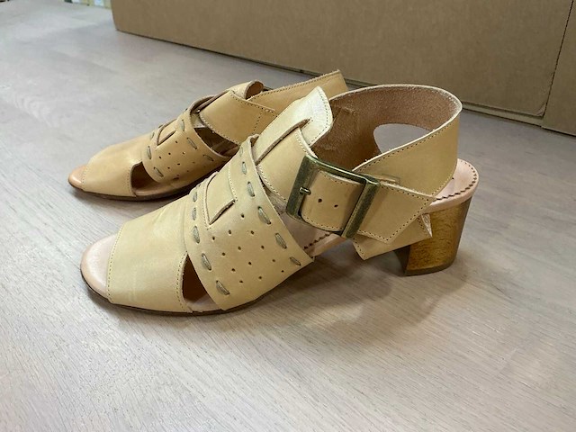 Design damesschoen met hak 38 - afbeelding 3 van  7