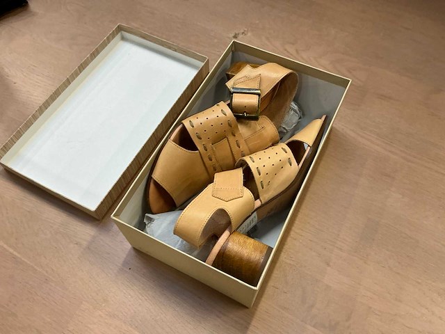 Design damesschoen met hak 38 - afbeelding 7 van  7