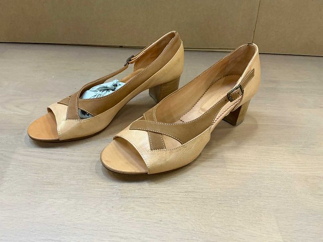 Design damesschoen met hak 38 - afbeelding 1 van  7