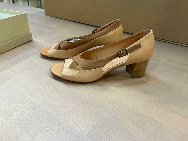 Design damesschoen met hak 38 - afbeelding 3 van  7