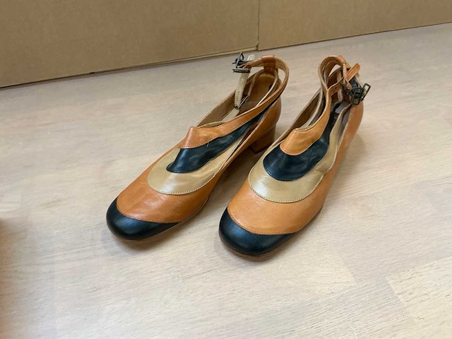 Design damesschoen met hak 40,5 - afbeelding 2 van  6