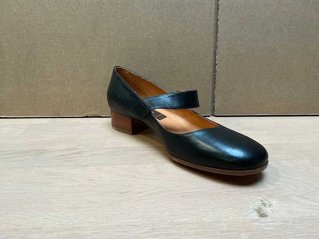Design damesschoen met hak 40 - afbeelding 2 van  7