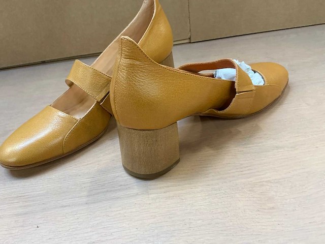 Design damesschoen met hak 40 - afbeelding 3 van  7