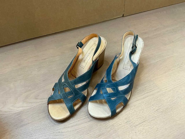 Design damesschoen met hak 40 - afbeelding 4 van  7