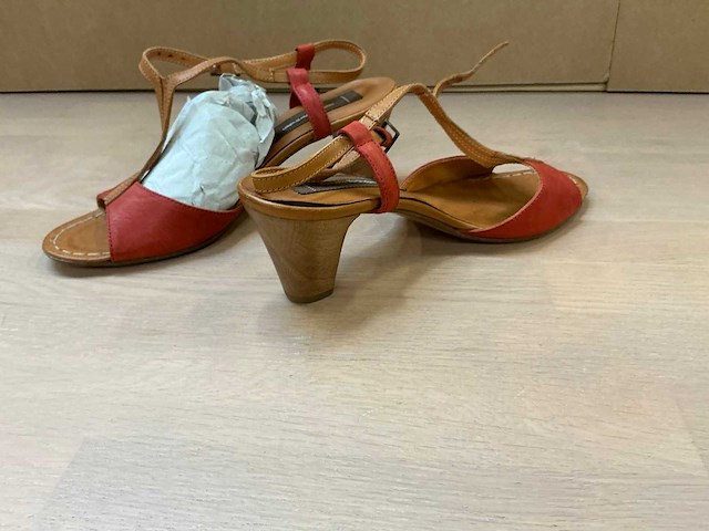 Design damesschoen met hak 40 - afbeelding 4 van  7