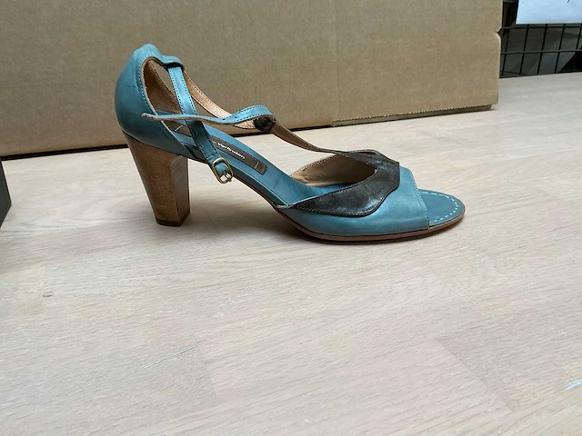Design damesschoen met hak 40 - afbeelding 2 van  5