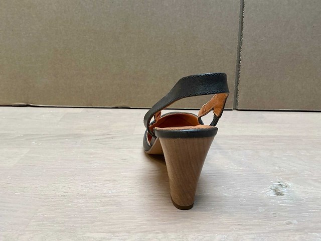 Design damesschoen met hak 41 - afbeelding 4 van  7