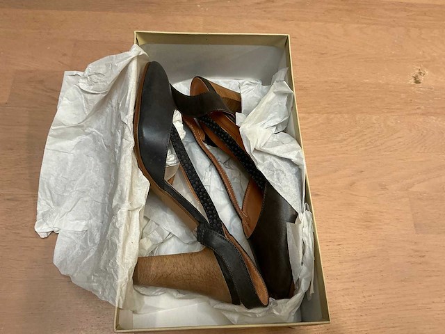 Design damesschoen met hak 41 - afbeelding 5 van  6