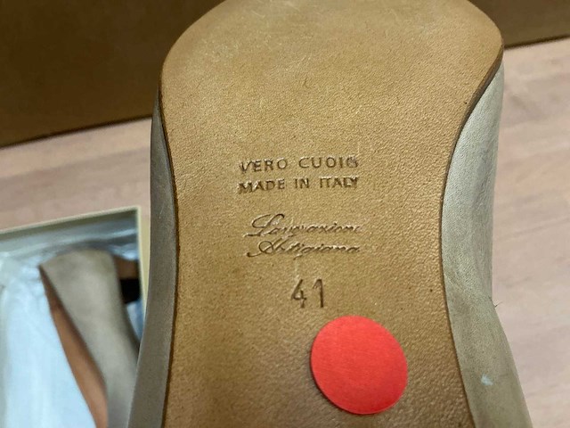 Design damesschoen met hak 41 - afbeelding 4 van  7