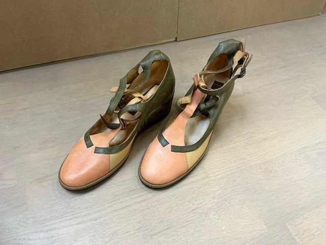 Design damesschoen met sleehak 38 - afbeelding 3 van  7