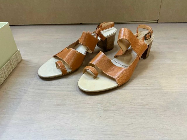 Design damesschoenen met hak 38 - afbeelding 1 van  7