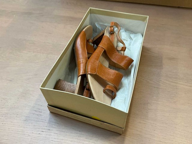 Design damesschoenen met hak 38 - afbeelding 7 van  7