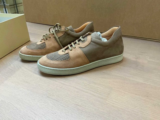 Design damessneaker 36 - afbeelding 2 van  7