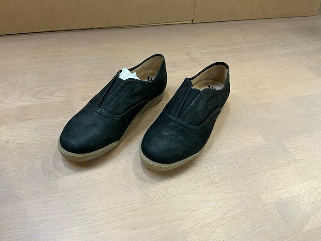 Design damessneaker 37,5 - afbeelding 3 van  7