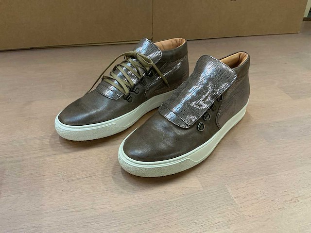 Design damessneaker 38 - afbeelding 1 van  7