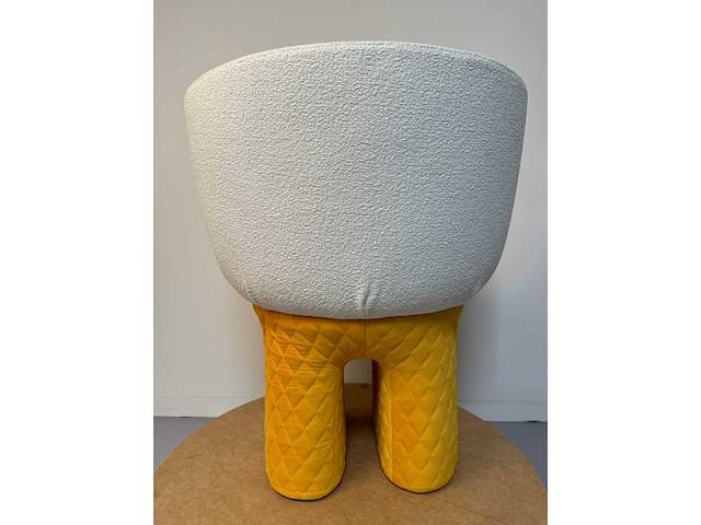 Design fauteuil geel showroommodel (1x) - afbeelding 4 van  5