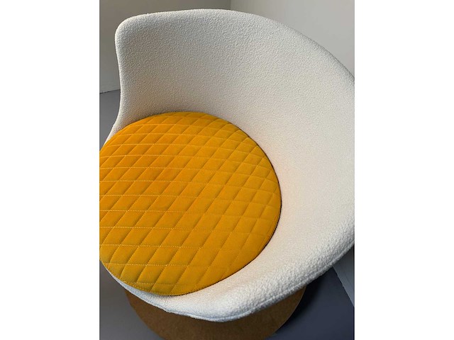 Design fauteuil geel showroommodel (1x) - afbeelding 5 van  5