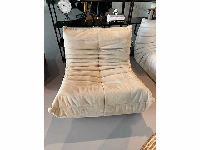 Design fauteuil taupe l (1x) - afbeelding 1 van  5
