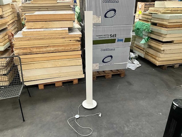 Design staande lamp + ringlicht - afbeelding 1 van  10