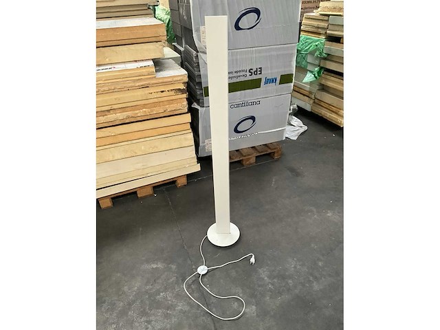 Design staande lamp + ringlicht - afbeelding 3 van  10