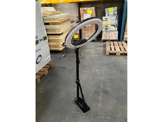 Design staande lamp + ringlicht - afbeelding 7 van  10