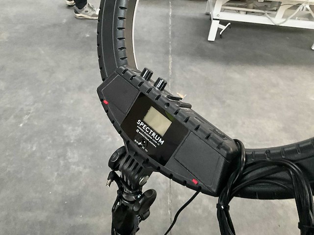 Design staande lamp + ringlicht - afbeelding 8 van  10