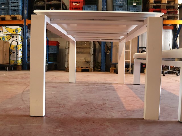Design tafel met zitbank - afbeelding 5 van  8