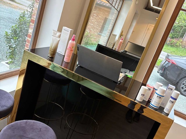 Design toonbank/receptiebalie met 2 barkrukken - afbeelding 2 van  2