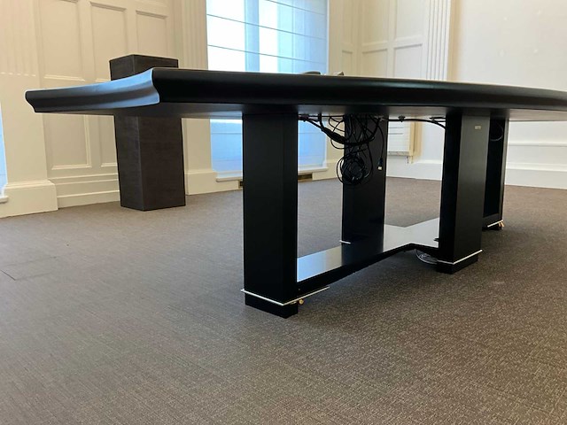 Design vergadertafel + zuil - afbeelding 14 van  17