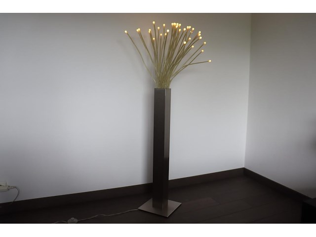 Design vloerlamp - afbeelding 1 van  2