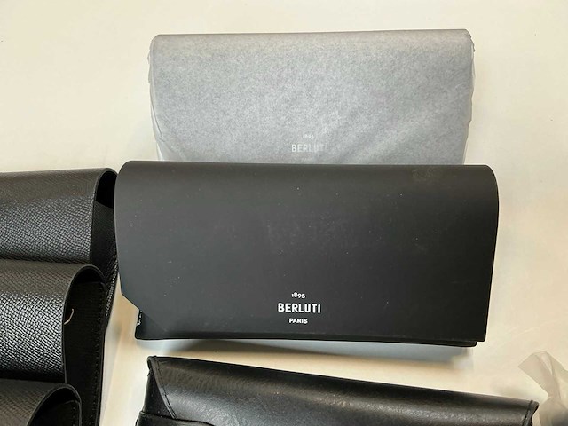 Designer brillendozen & -hoesjes (30x) - afbeelding 11 van  14