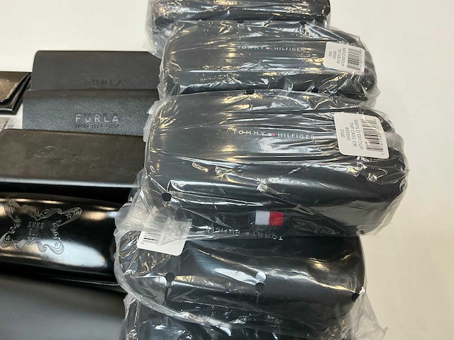 Designer brillendozen & -hoesjes (31x) - afbeelding 3 van  9