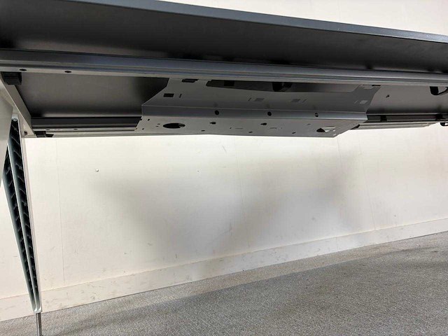 Desk - afbeelding 3 van  3