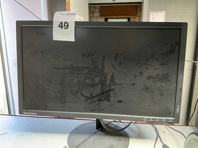 Desktop lg + computerscherm lenovo - afbeelding 4 van  7