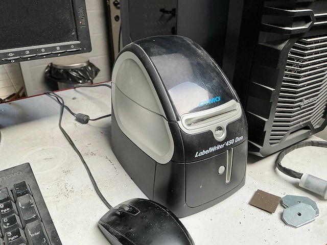 Desktop lg + computerscherm lenovo - afbeelding 6 van  7