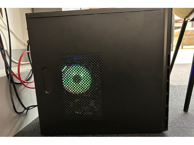 Desktop + monitor en toebehoren - afbeelding 9 van  11