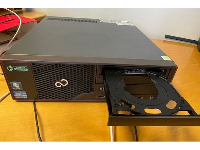 Desktop, monitor, toestenbord en muis - afbeelding 5 van  9