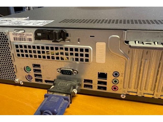 Desktop, monitor, toestenbord en muis - afbeelding 8 van  9