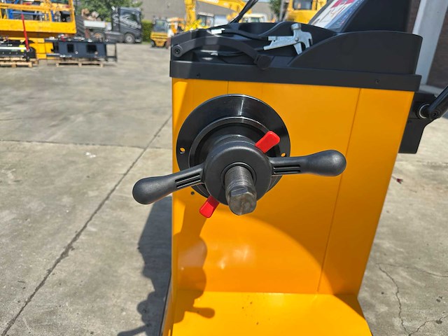 Detroit industries - 2025 - s2023 - banden balanceermachine - afbeelding 3 van  15
